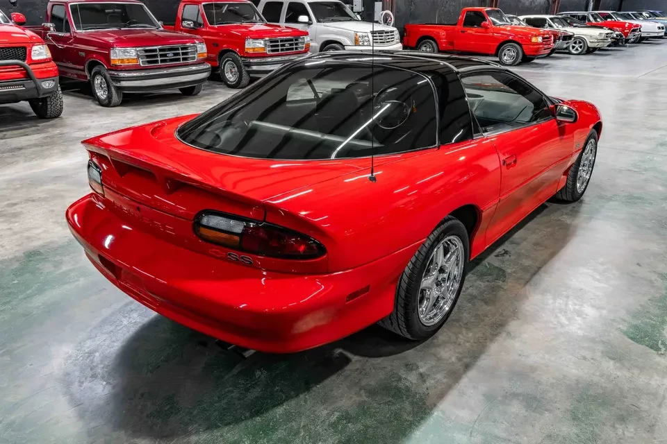 2000 Chevrolet Camaro 4th Gen - Image 2 of 4