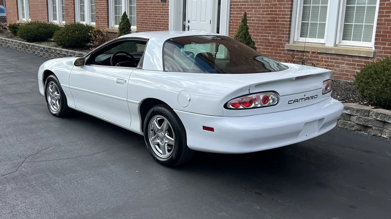 2000 Chevrolet Camaro 4th Gen - Image 3 of 7