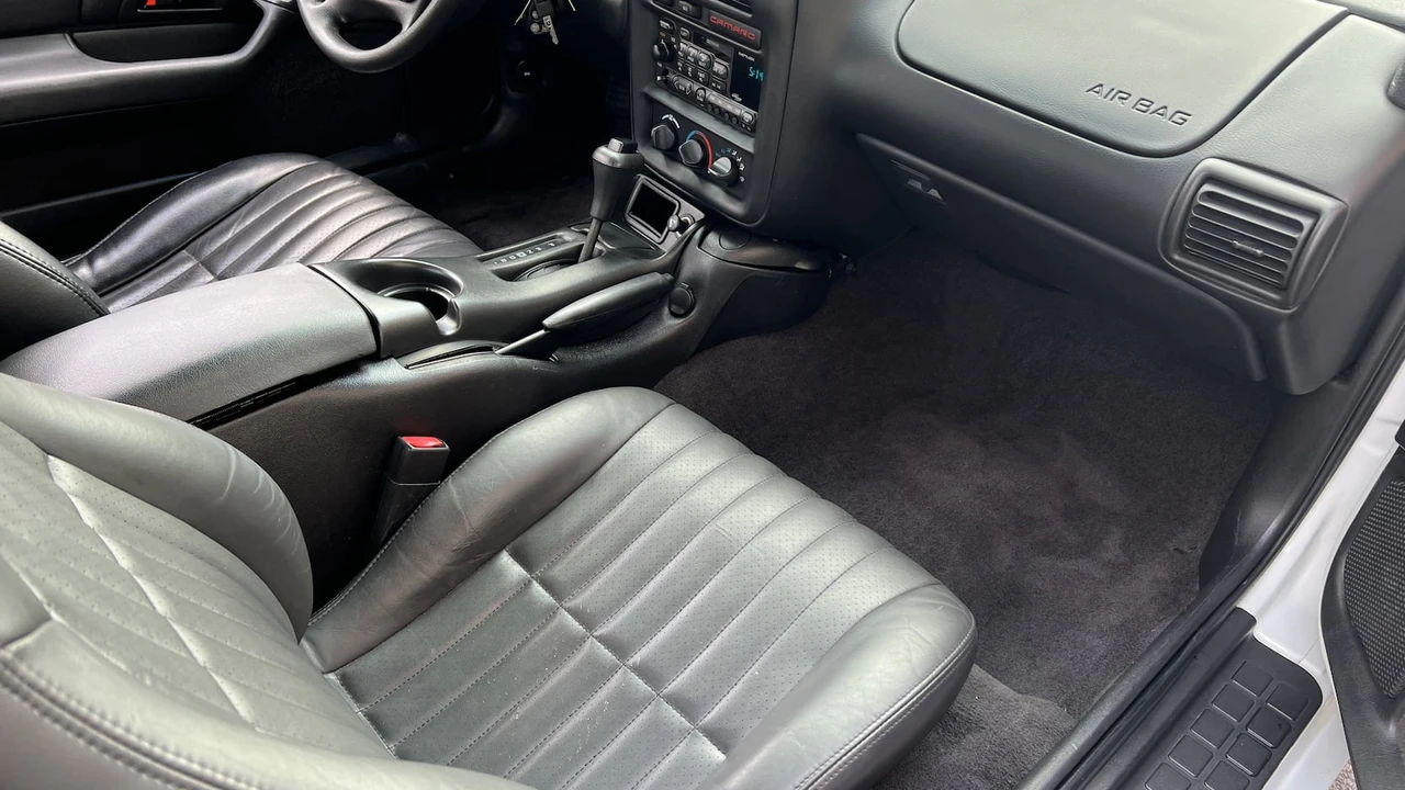 2000 Chevrolet Camaro 4th Gen - Image 5 of 7