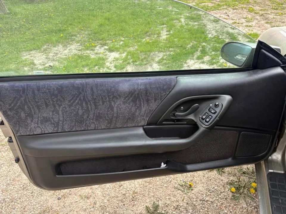 2000 Chevrolet Camaro 4th Gen - Image 2 of 6
