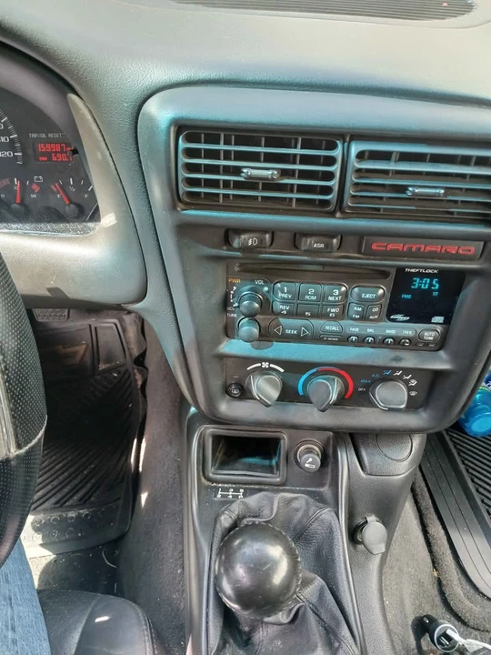 2000 Chevrolet Camaro 4th Gen - Image 2 of 4