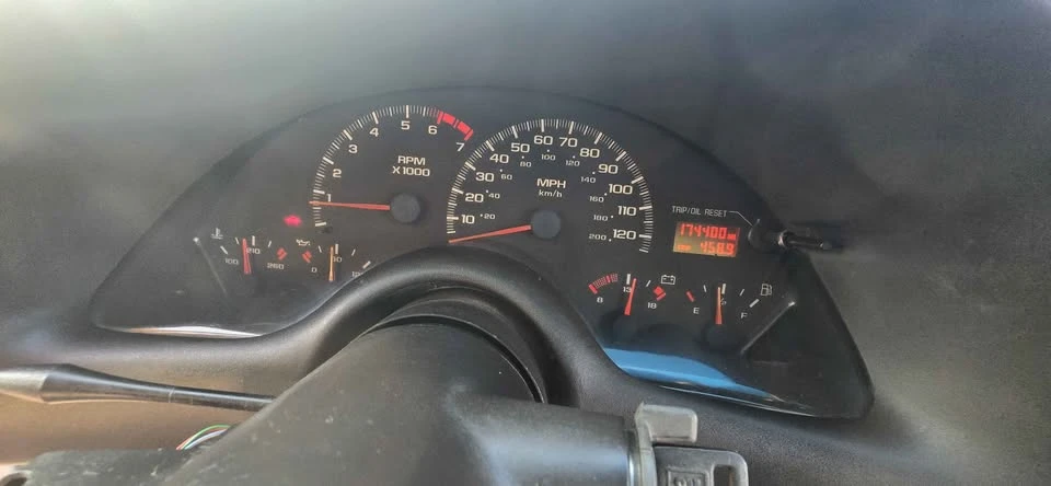 2000 Chevrolet Camaro 4th Gen - Image 8 of 11