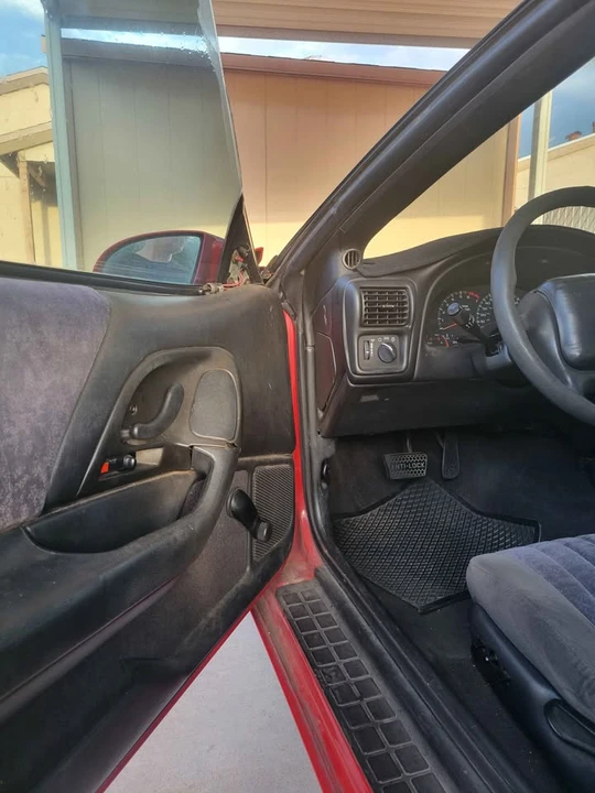 2000 Chevrolet Camaro 4th Gen - Image 11 of 14