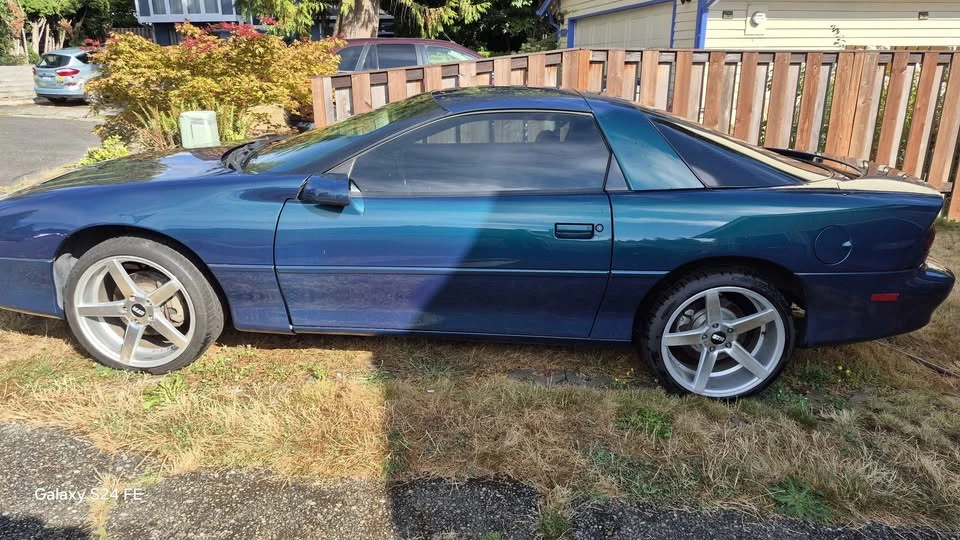 2000 Chevrolet Camaro 4th Gen - Image 3 of 8