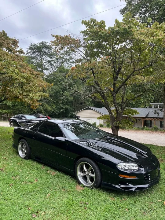 2000 Chevrolet Camaro 4th Gen - Image 2 of 4