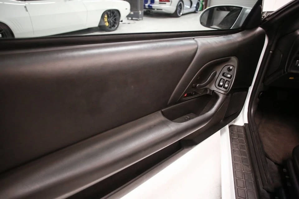 2000 Chevrolet Camaro 4th Gen - Image 11 of 20