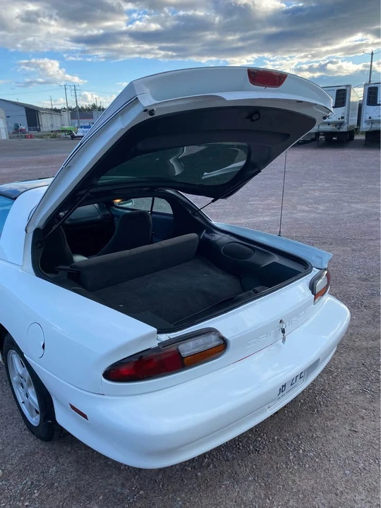 2000 Chevrolet Camaro 4th Gen - Image 14 of 15