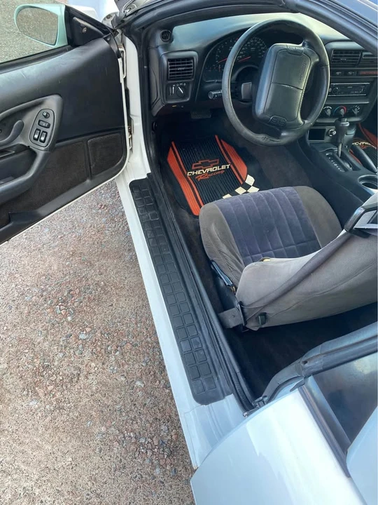 2000 Chevrolet Camaro 4th Gen - Image 13 of 15