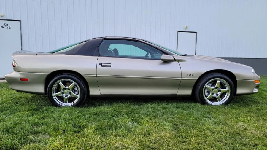 2000 Chevrolet Camaro SS 4th Gen - Image 9 of 19