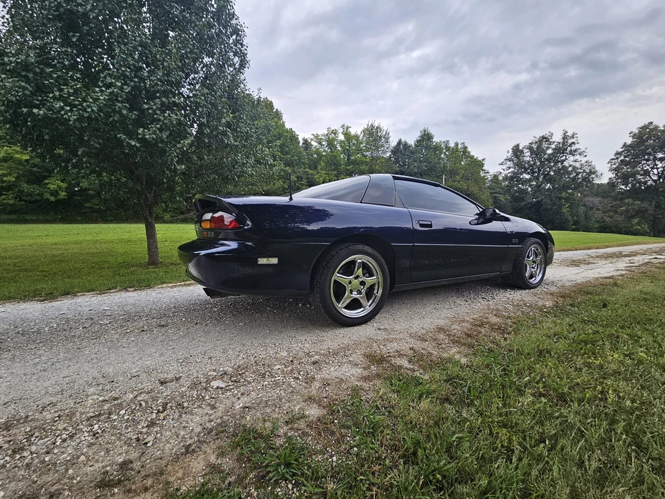 2000 Chevrolet Camaro SS 4th Gen - Image 26 of 31