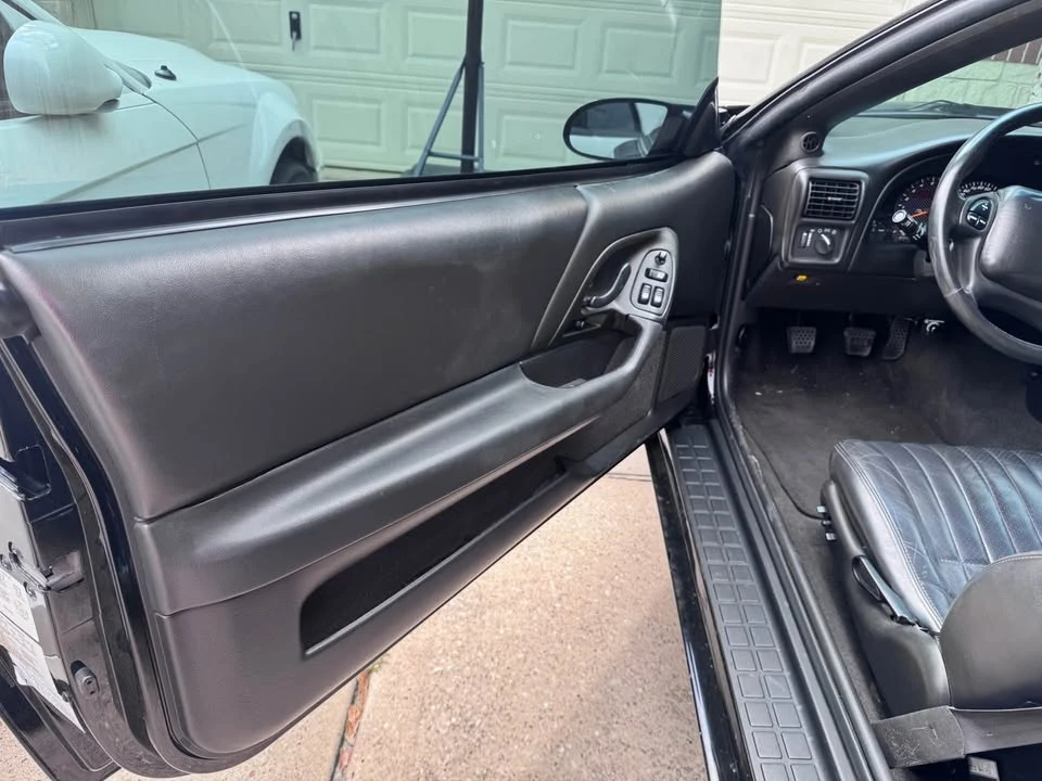 2000 Chevrolet Camaro SS 4th Gen - Image 5 of 9