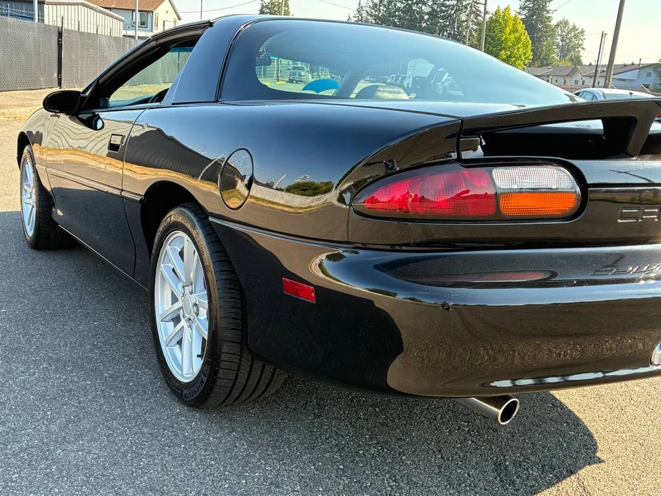2000 Chevrolet Camaro SS 4th Gen - Image 8 of 17