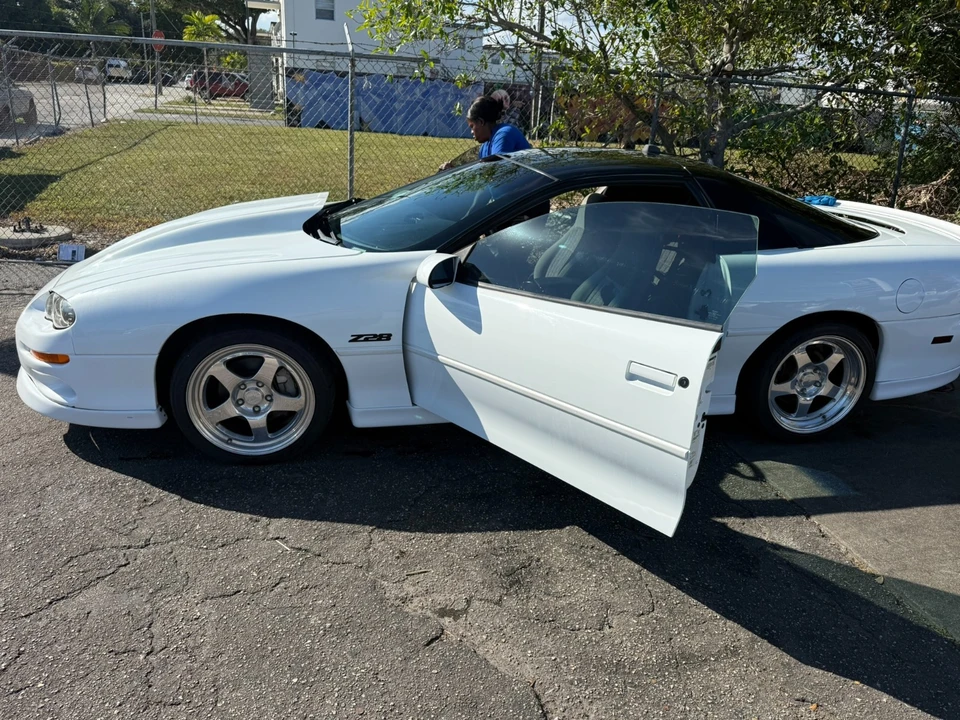 2000 Chevrolet Camaro Z28 4th Gen - Image 15 of 17