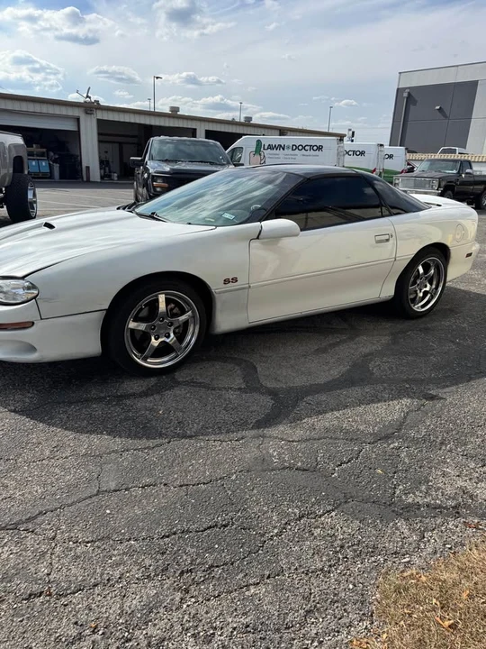 2000 Chevrolet Camaro - Image 2 of 6