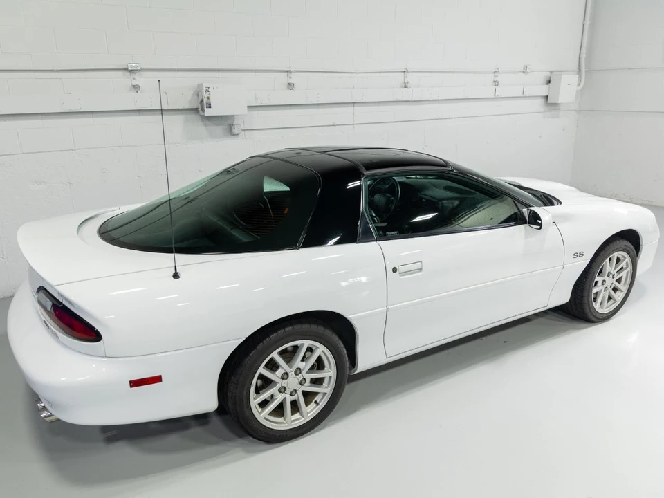 2000 Chevrolet Camaro SS 4th Gen - Image 14 of 31