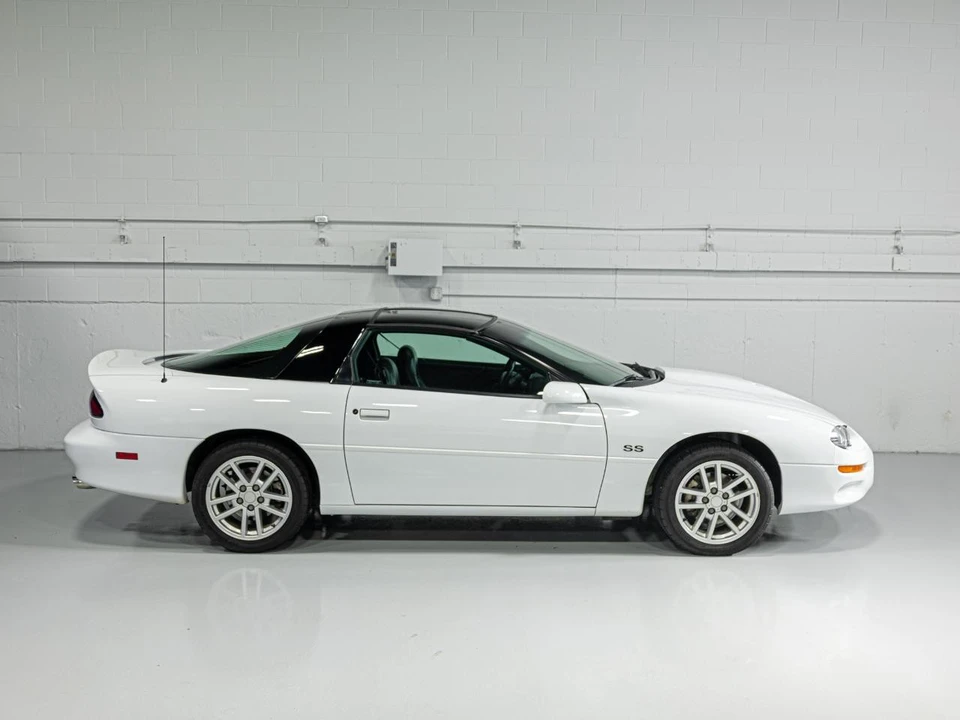 2000 Chevrolet Camaro SS 4th Gen - Image 15 of 31