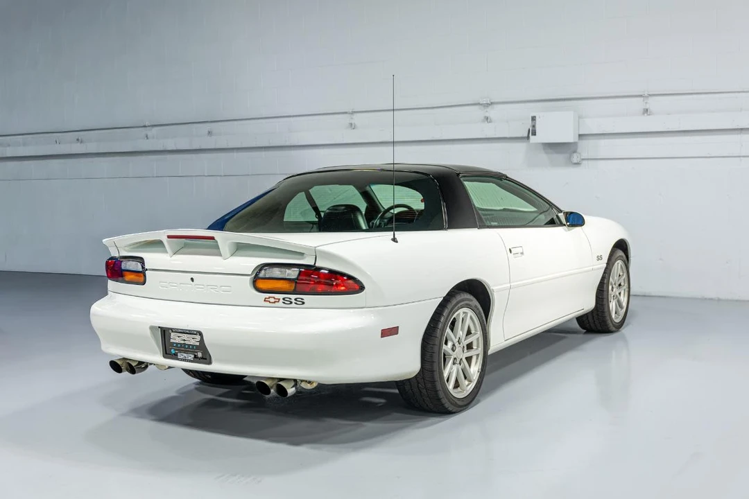 2000 Chevrolet Camaro SS 4th Gen - Image 19 of 31