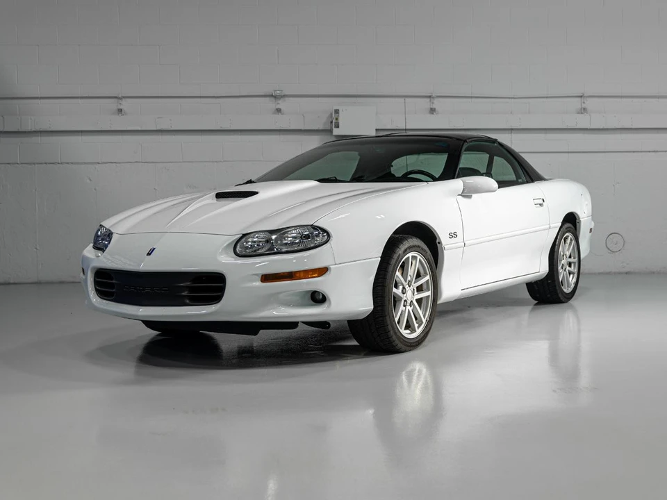 2000 Chevrolet Camaro SS 4th Gen - Image 9 of 31