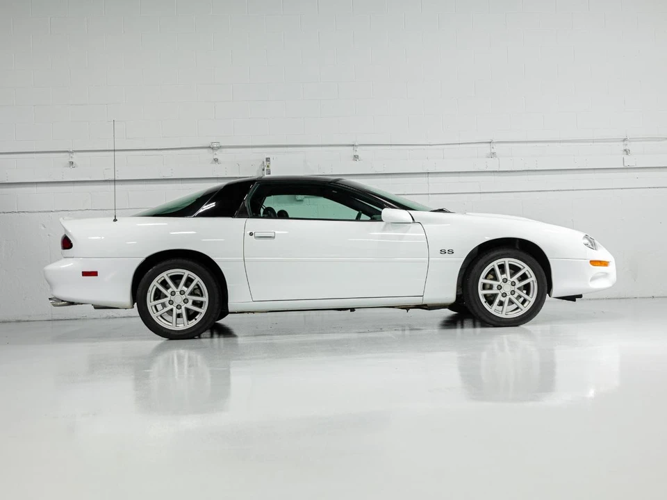 2000 Chevrolet Camaro SS 4th Gen - Image 11 of 31