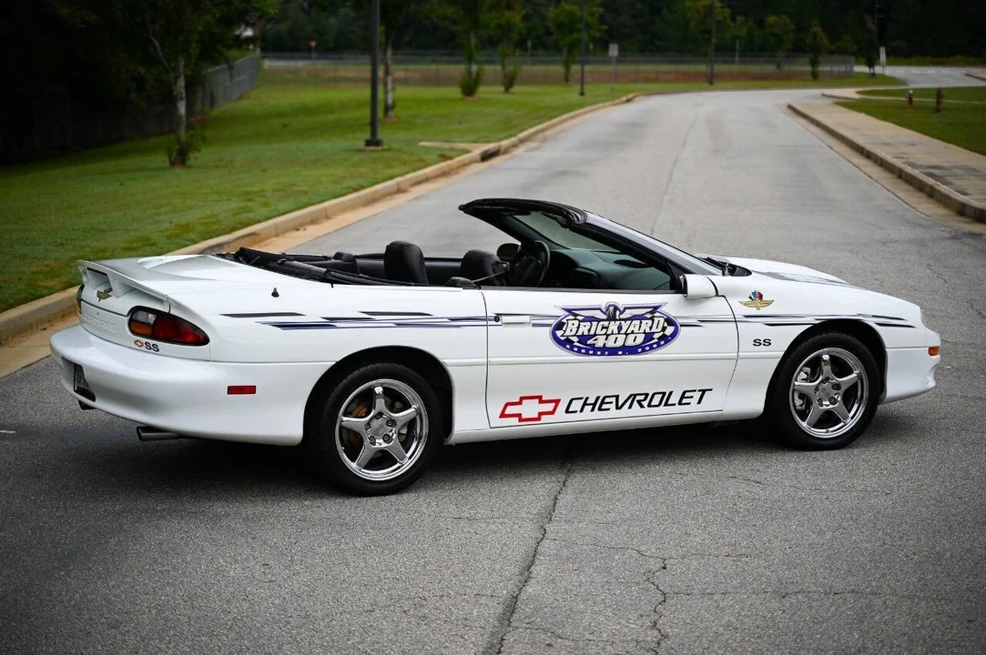 2000 Chevrolet Camaro SS 4th Gen - Image 8 of 21