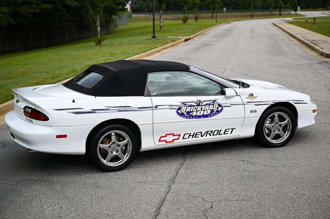 2000 Chevrolet Camaro SS 4th Gen - Image 10 of 21