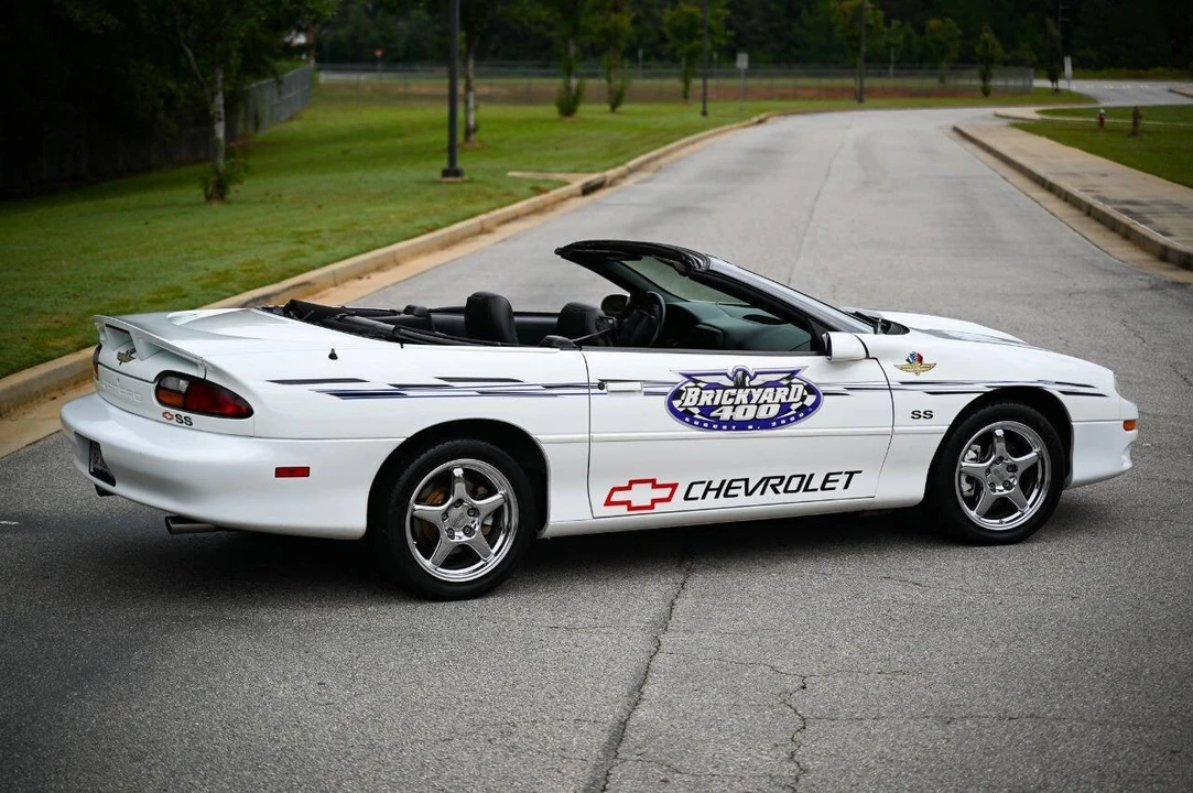 2000 Chevrolet Camaro SS 4th Gen - Image 8 of 21