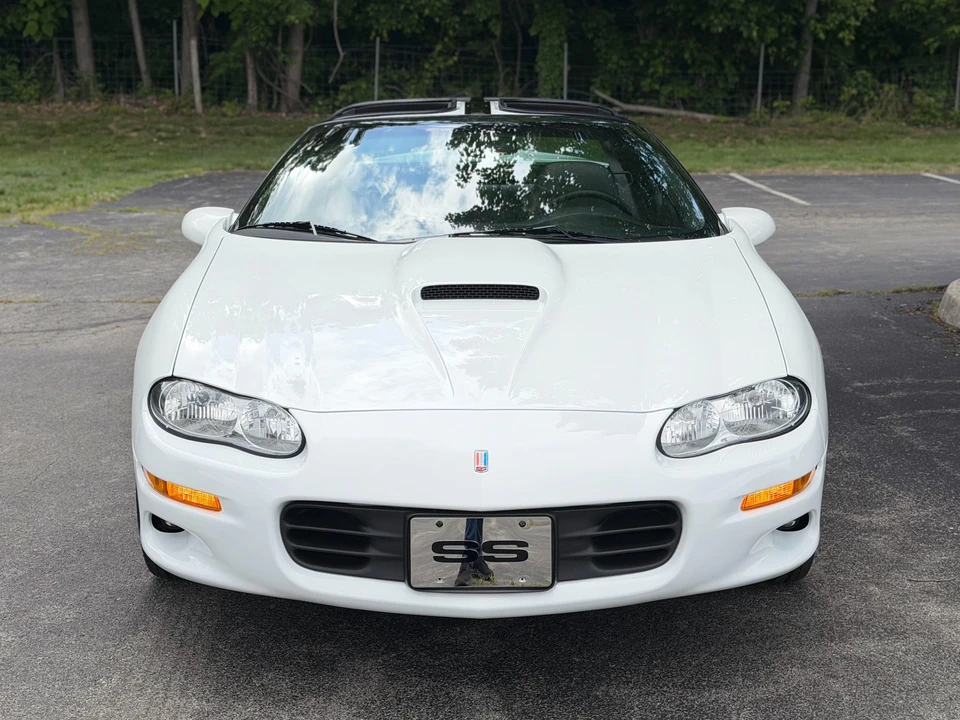 2000 Chevrolet Camaro SS 4th Gen - Image 6 of 31