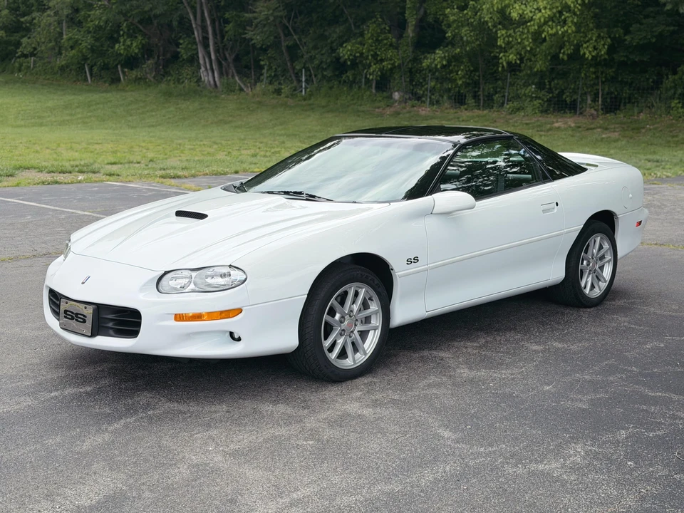 2000 Chevrolet Camaro SS 4th Gen - Image 8 of 31