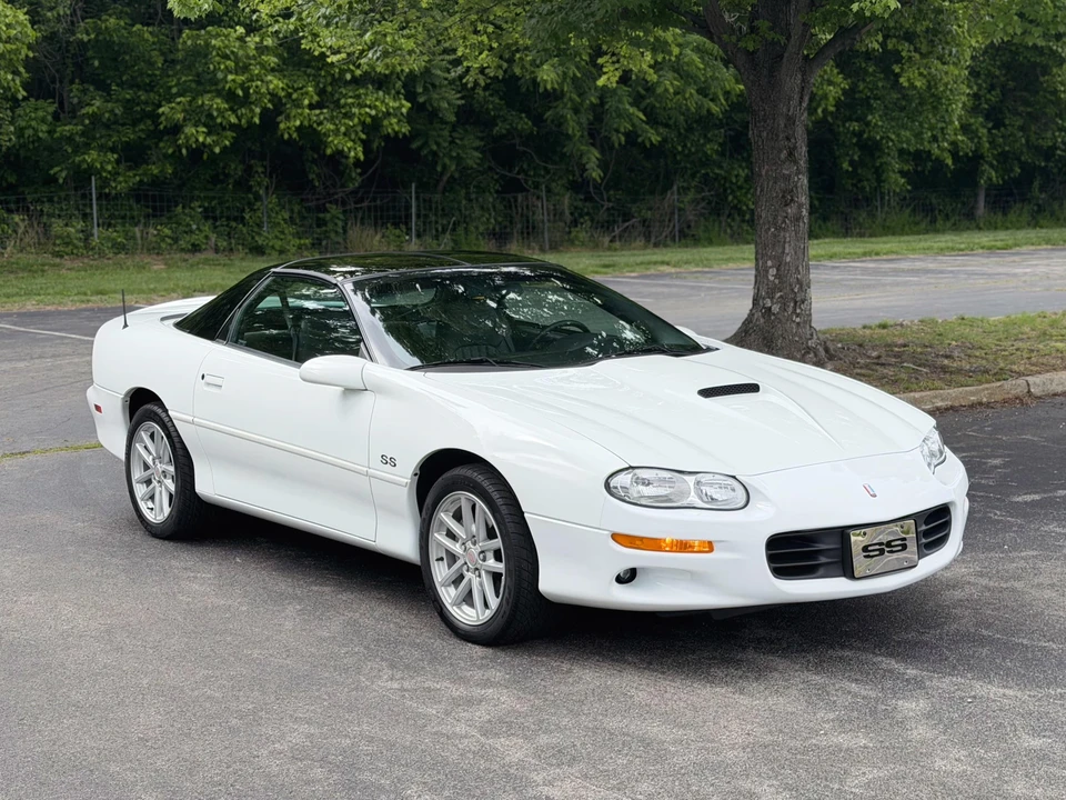 2000 Chevrolet Camaro SS 4th Gen - Image 18 of 31