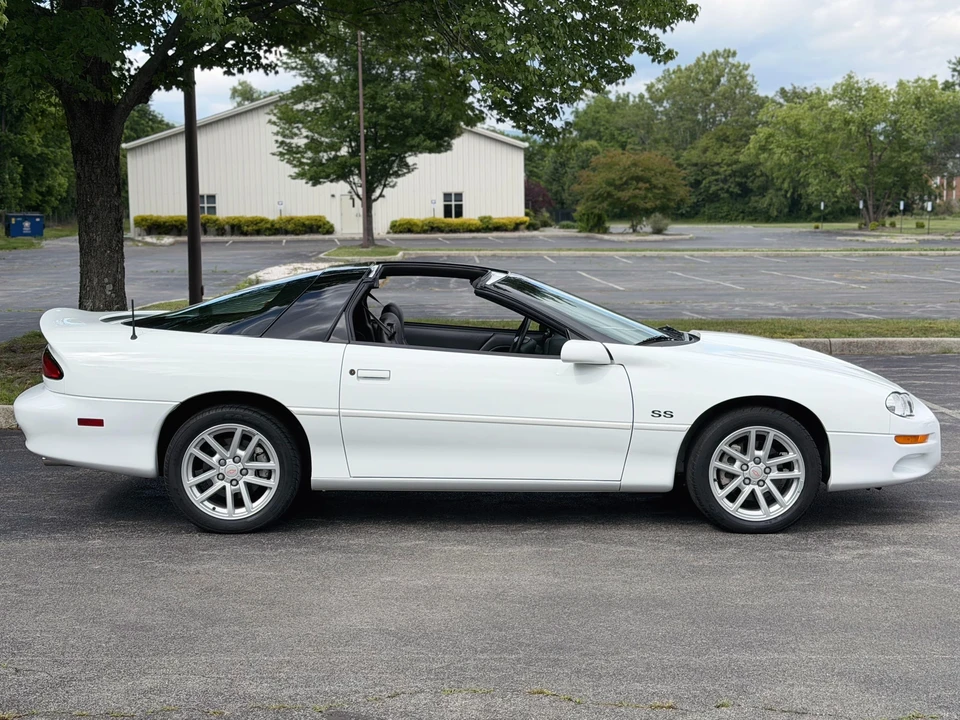 2000 Chevrolet Camaro SS 4th Gen - Image 15 of 31