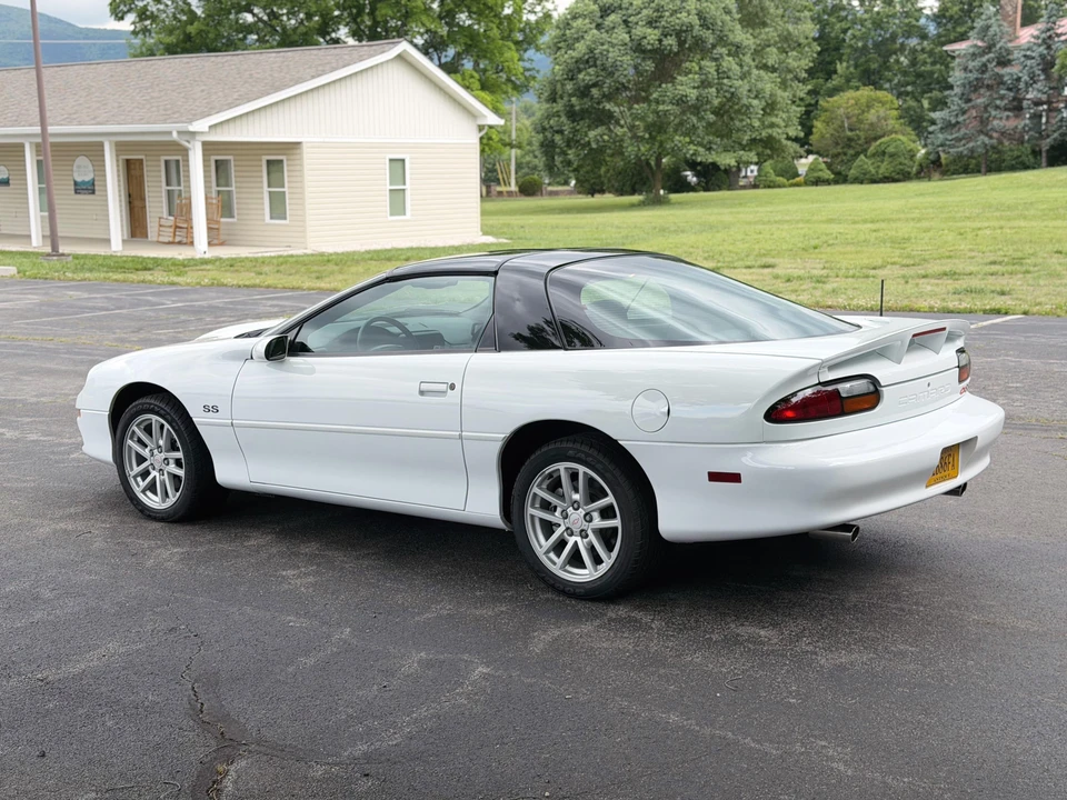 2000 Chevrolet Camaro SS 4th Gen - Image 12 of 31