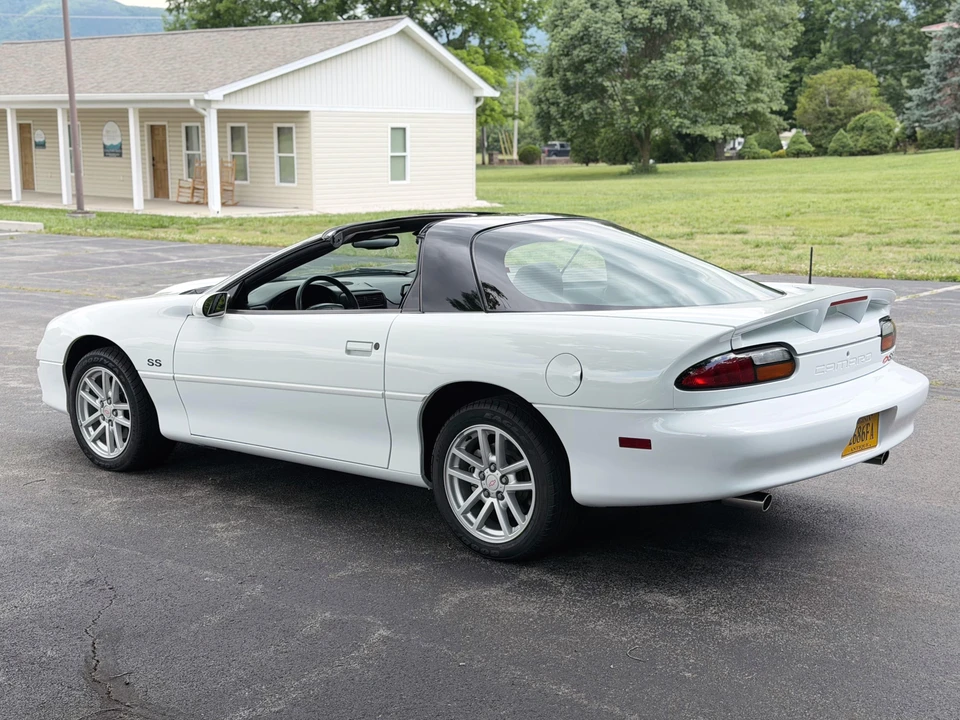 2000 Chevrolet Camaro SS 4th Gen - Image 13 of 31