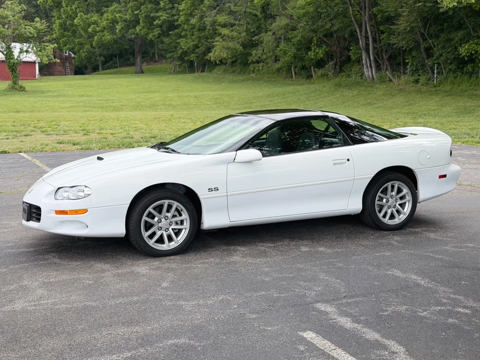 2000 Chevrolet Camaro SS 4th Gen - Image 9 of 31