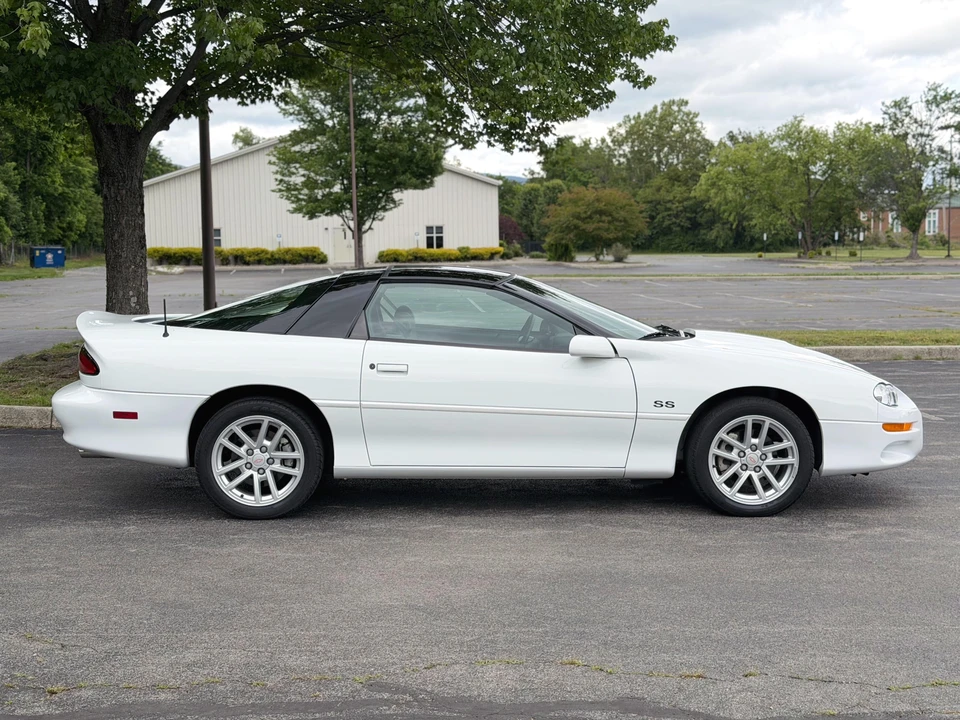 2000 Chevrolet Camaro SS 4th Gen - Image 16 of 31