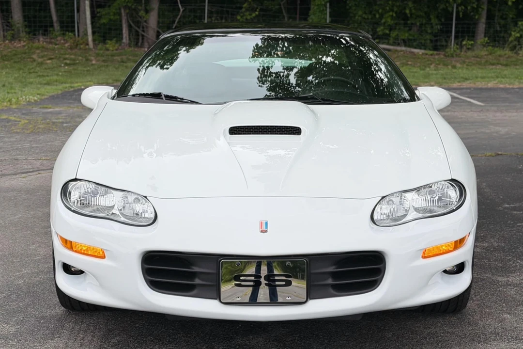 2000 Chevrolet Camaro SS 4th Gen - Image 2 of 31