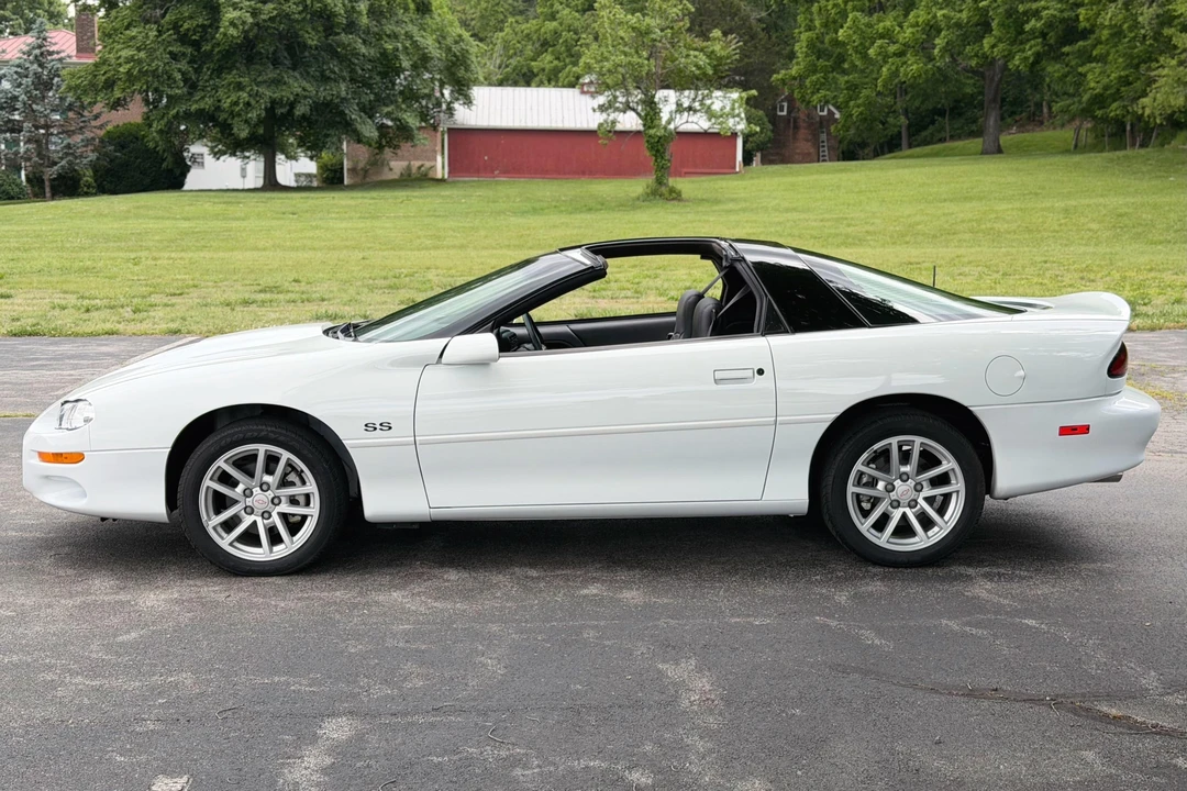 2000 Chevrolet Camaro SS 4th Gen - Image 3 of 31