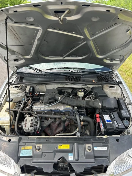 2000 Chevrolet Cavalier - Image 10 of 11
