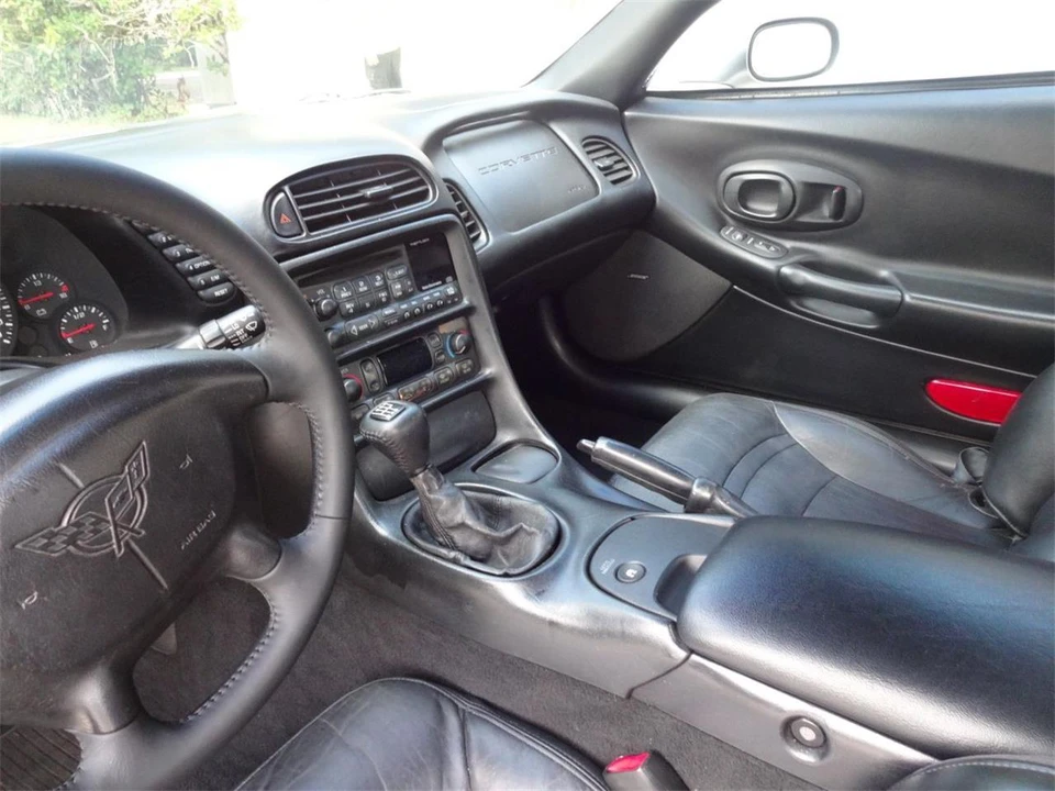 2000 Chevrolet - Image 20 of 31