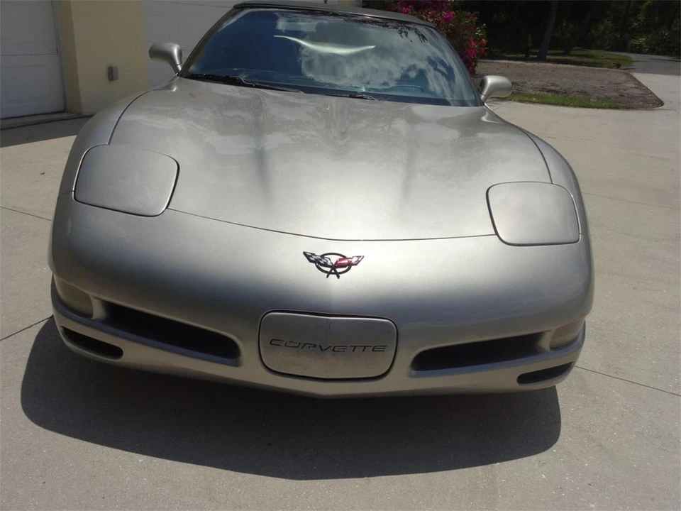 2000 Chevrolet - Image 6 of 31
