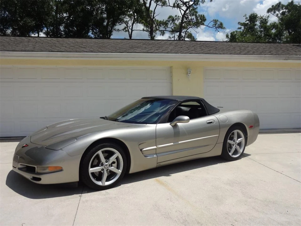 2000 Chevrolet - Image 5 of 31