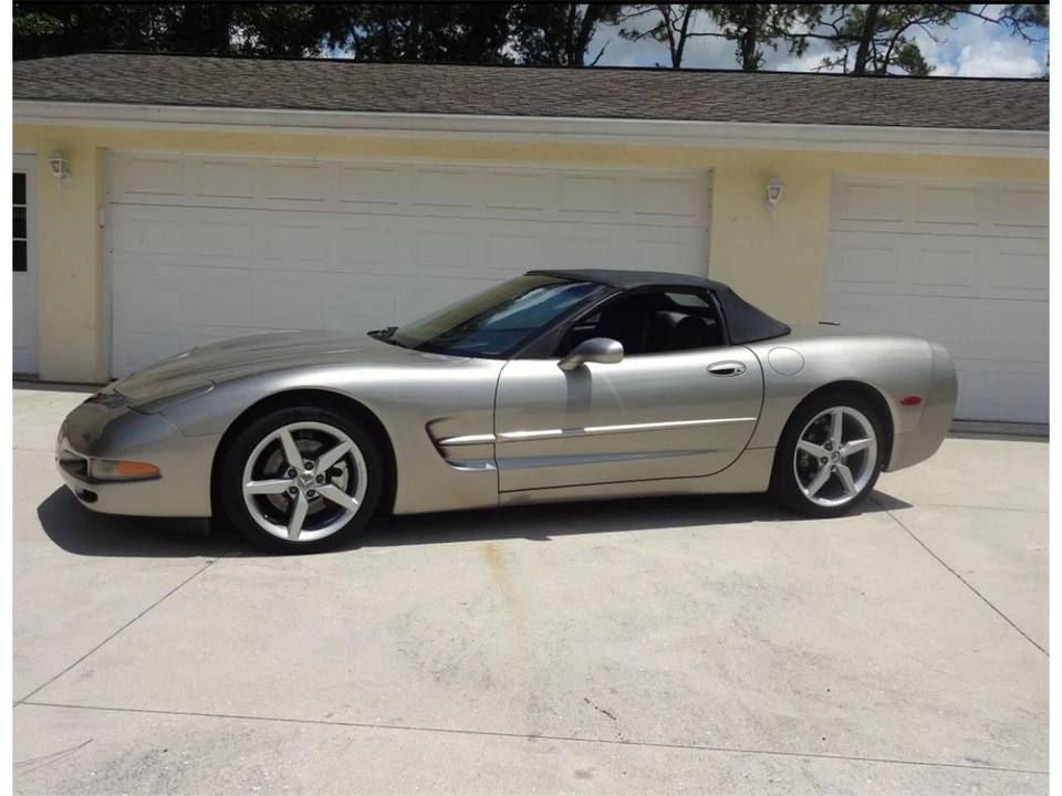 2000 Chevrolet - Image 4 of 31