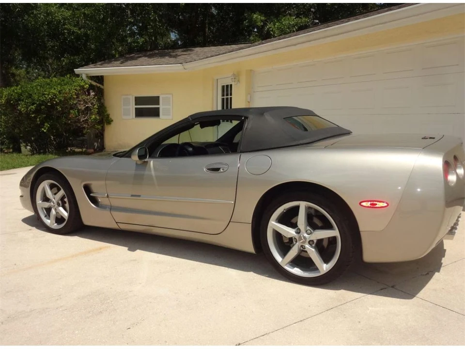 2000 Chevrolet - Image 3 of 31