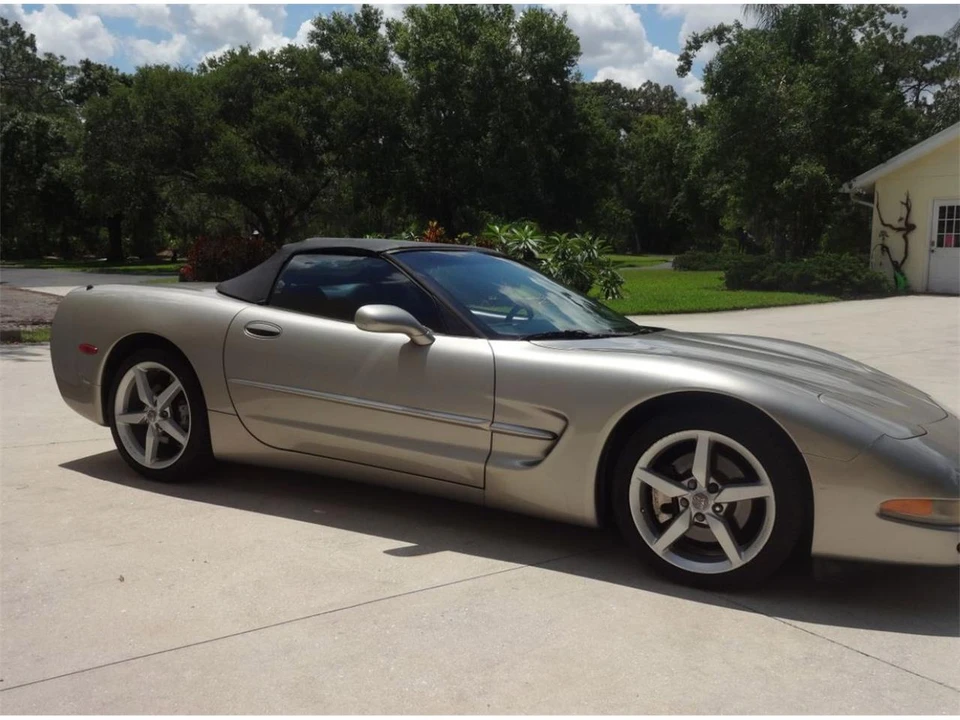 2000 Chevrolet - Image 2 of 31