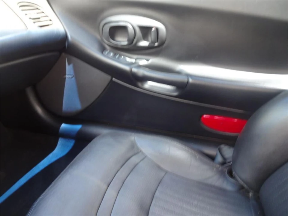 2000 Chevrolet - Image 23 of 31