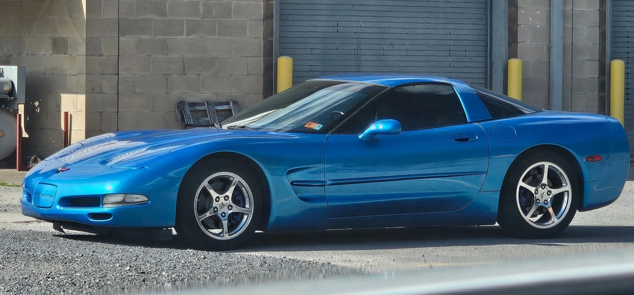 2000 Chevrolet Corvette C5 - Image 2 of 27