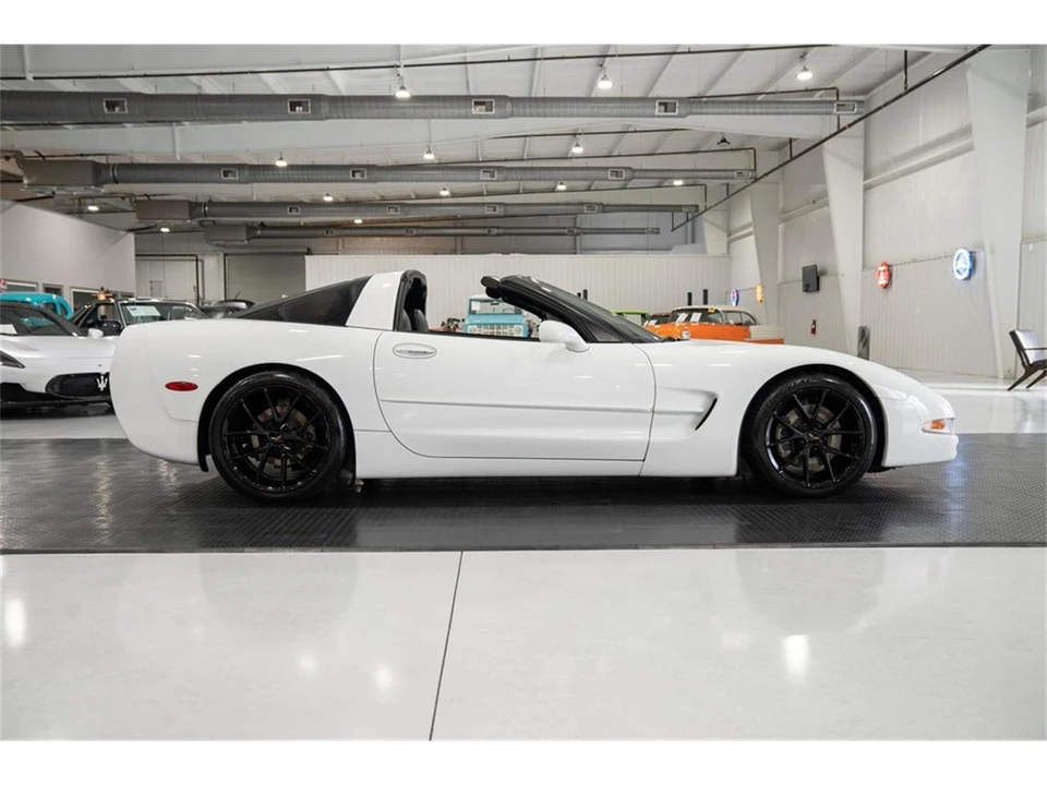 2000 Chevrolet Corvette C5 - Image 11 of 31