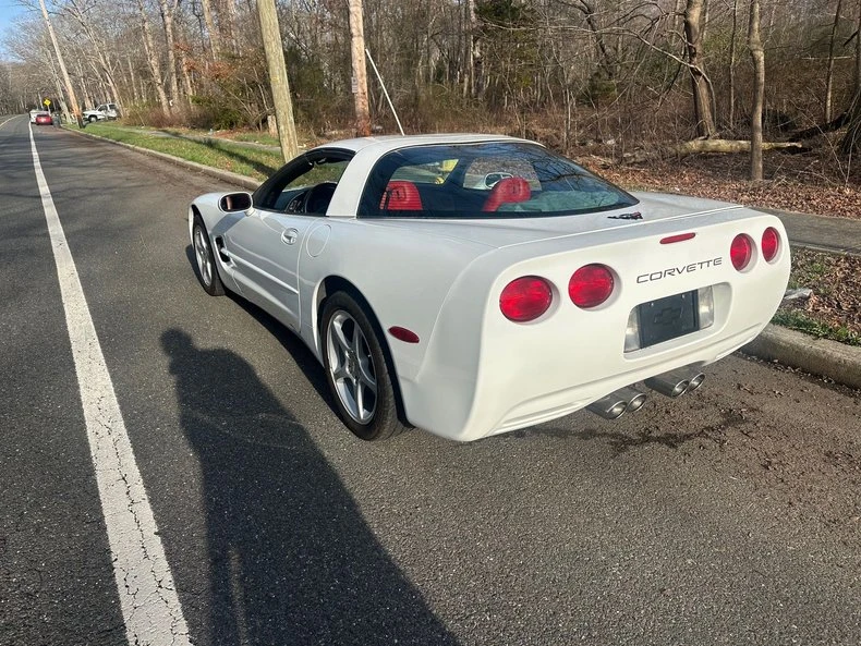 2000 Chevrolet Corvette C5 - Image 2 of 10