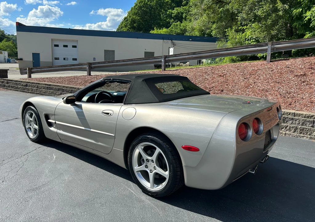 2000 Chevrolet Corvette C5 - Image 5 of 23