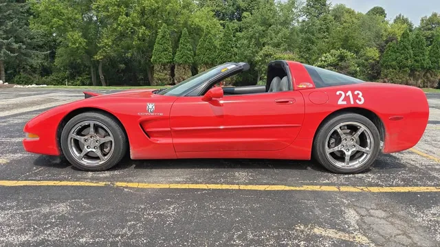 2000 Chevrolet Corvette C5 - Image 2 of 12