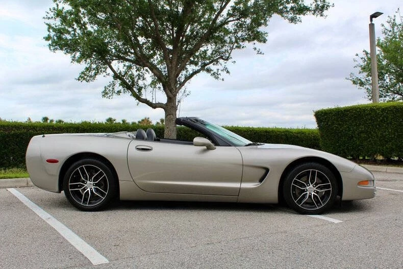 2000 Chevrolet Corvette C5 - Image 2 of 12